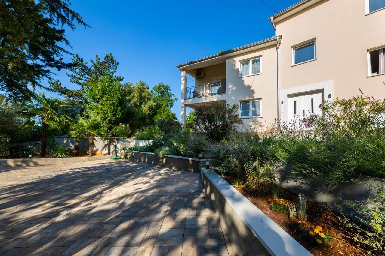 Apartment Nada 1 Malinska Exterior photo